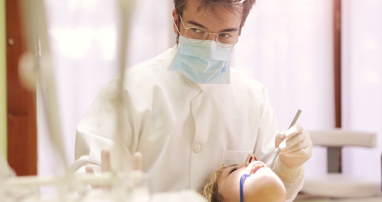 Finding Experienced Dentists Near Saibaba Colony, Coimbatore.