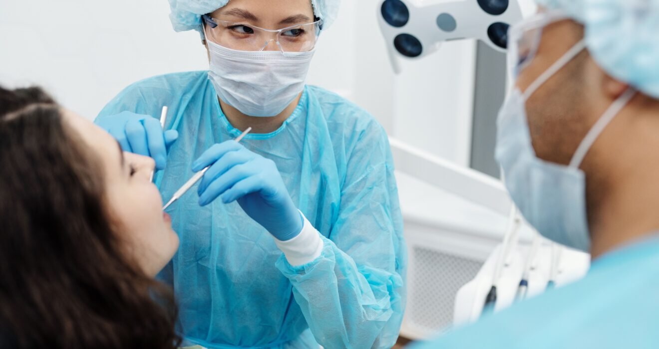 Dental-Clinics-Near-Peelamedu-Services-Patients-Can-Expect
